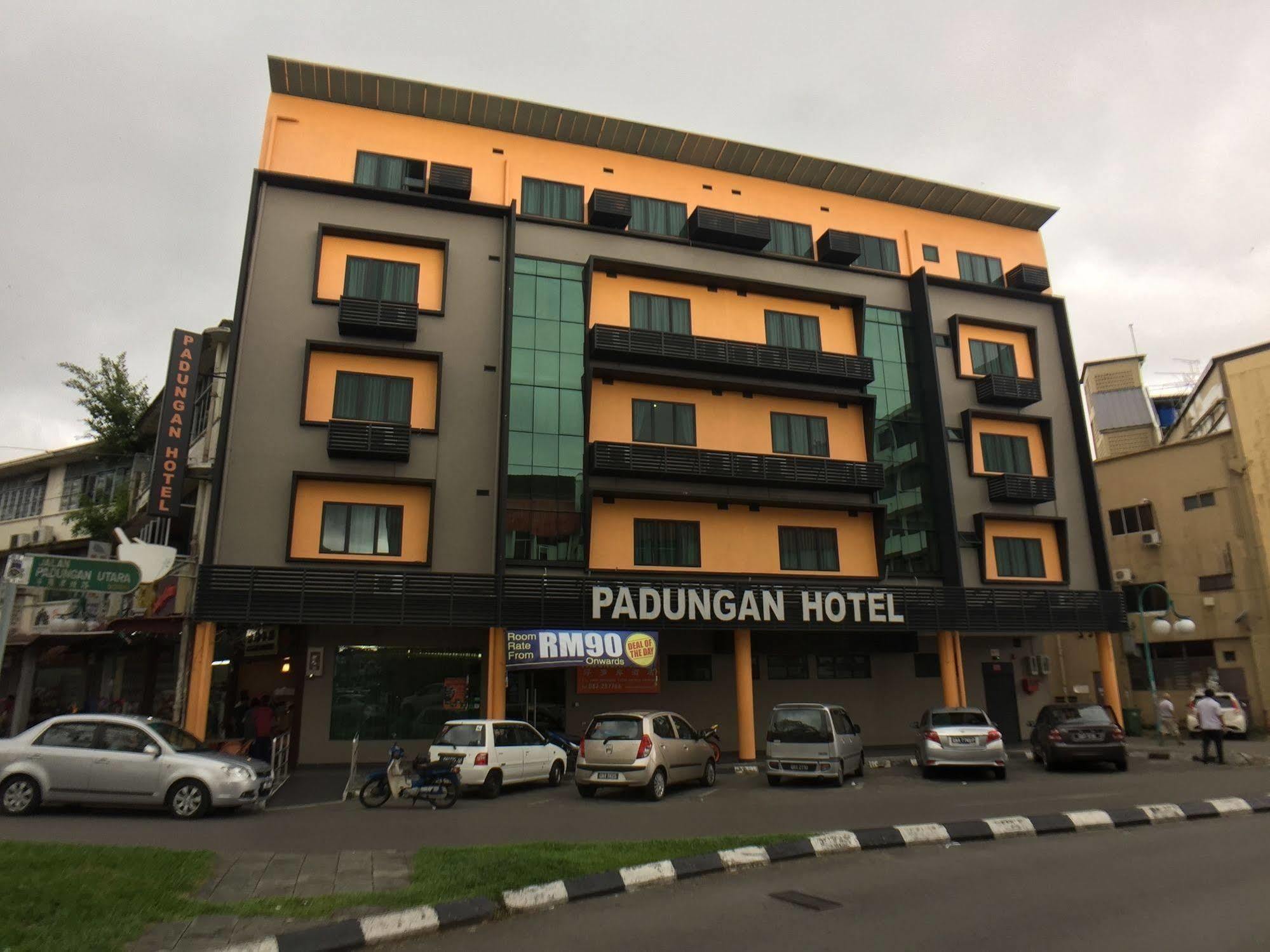 Padungan Hotel Kuching Exterior foto